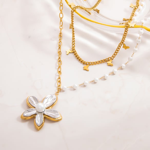 1 Piece Romantic  Elegant Flower Stainless Steel  Women's Pendant Necklaces