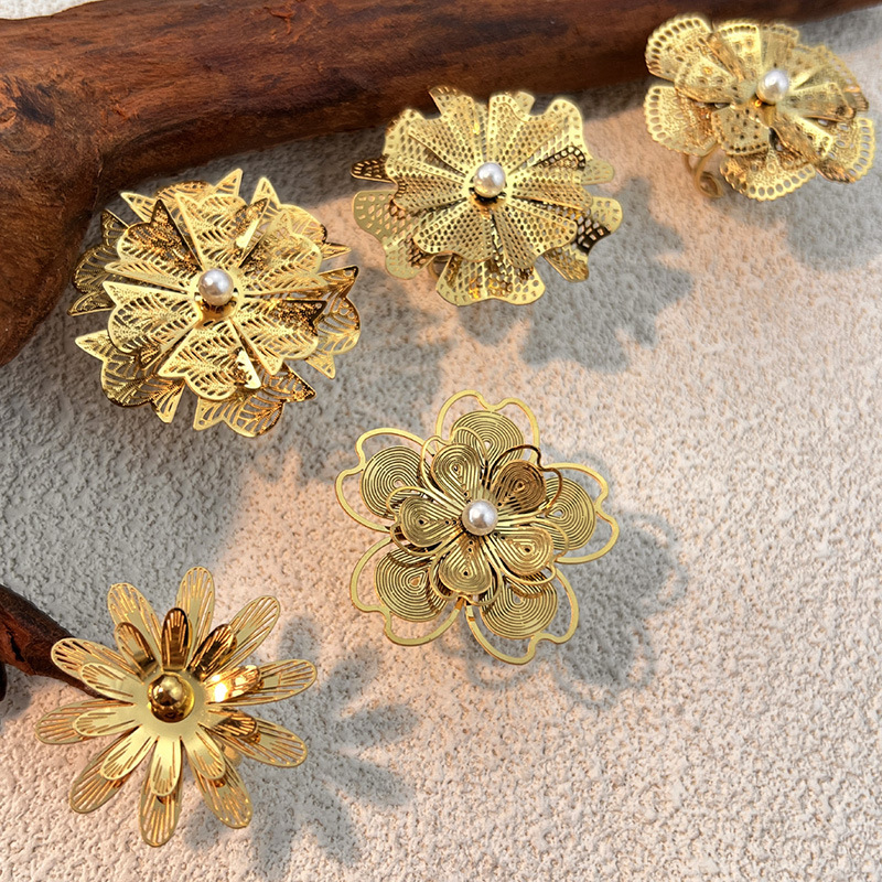 1 Piece Romantic Series Elegant Flower Stainless Steel  Gold Color Statement Ring Picture3