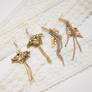 1 paio di orecchini pendenti da donna in acciaio inossidabile con nappe e zirconi color oro h5 Immagine5