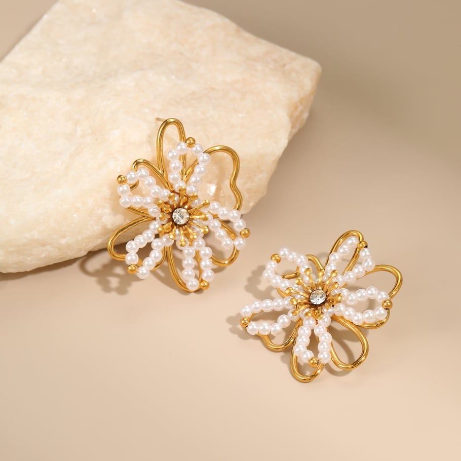 1 Pair Sweet Flower Stainless Steel  Gold Color  Women's Stud Earrings Picture3
