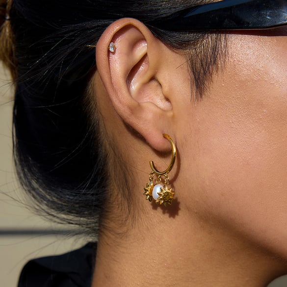 1 Pair Luxurious Sun Stainless Steel Gold Color Pearl Women's Hoop Earrings 2