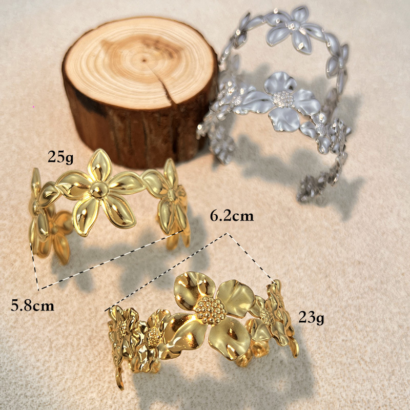 Bracciale rigido classico in acciaio inossidabile color oro con fiore da 1 pezzo Immagine3
