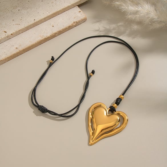Collier avec pendentif en forme de cœur en acier inoxydable couleur or, 1 pièce