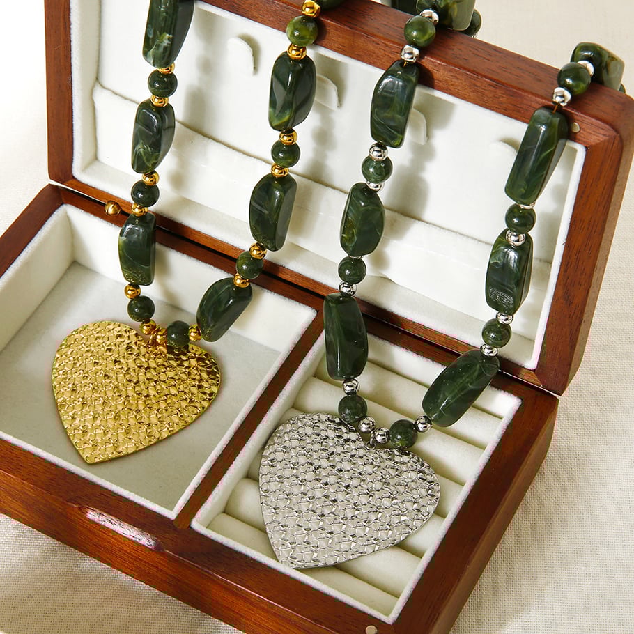 1 Piece Retro Acrylic Beads Gold Color Heart Pendant Necklace Picture3