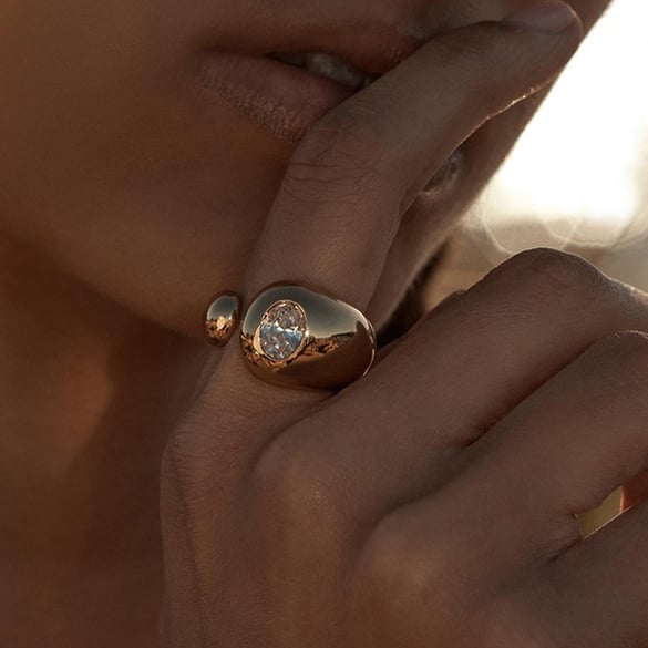 1 Stück luxuriöse Statement-Ringe aus Edelstahl in unregelmäßiger Form und Goldfarbe 2