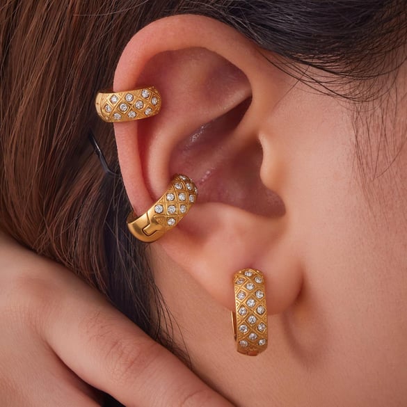 1 Paar zarte kreisförmige Creolen aus Edelstahl in Goldfarbe mit Zirkonia für Damen 2