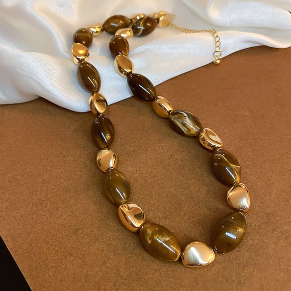 1 Piece Retro Irregular Shape Resin Beaded Necklace
