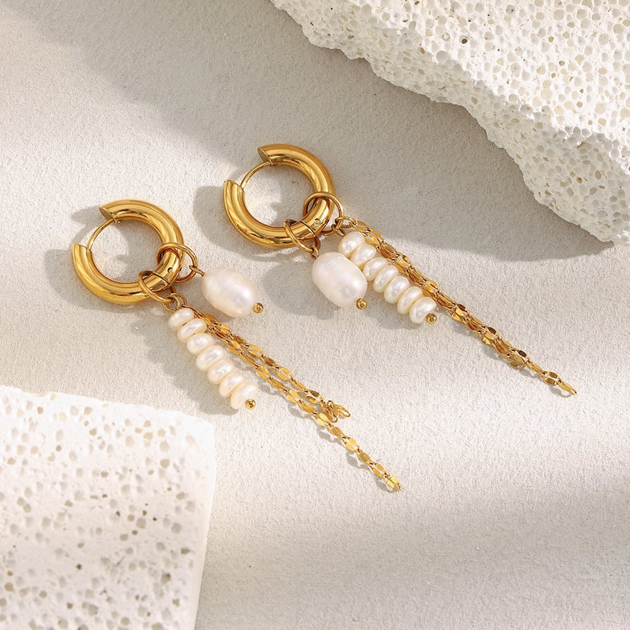 1 paio di eleganti orecchini pendenti da donna in acciaio inossidabile color oro con perle e nappe Immagine5