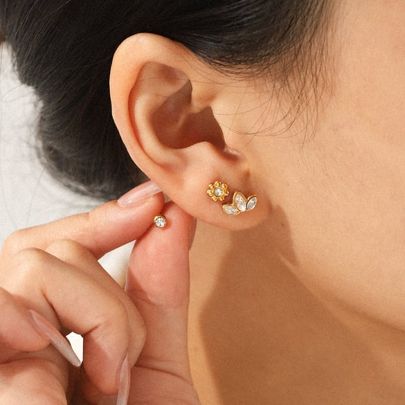 1 ensemble de boucles d&#39;oreilles à tige en acier inoxydable doré et zircon pour femme 2