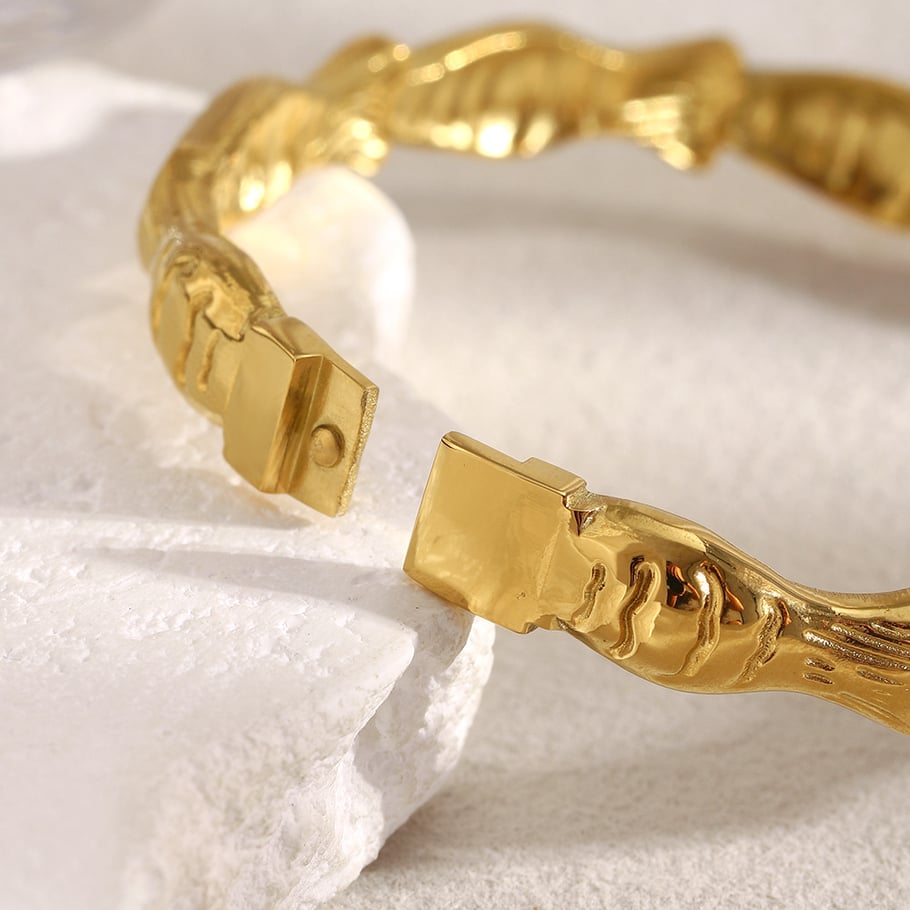 1 pulsera elegante de acero inoxidable color dorado con forma de pez para mujer Imagen6