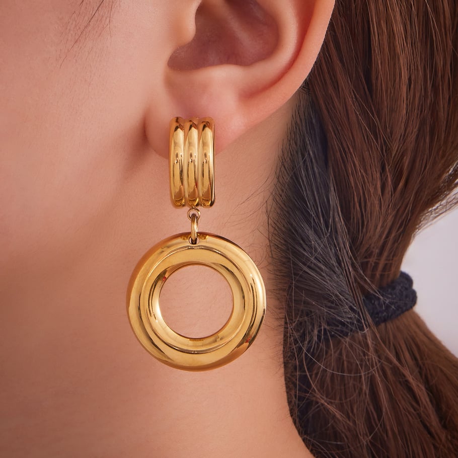 1 Paar moderne rechteckige Tropfenohrringe aus Edelstahl in Goldfarbe für Damen Bild4