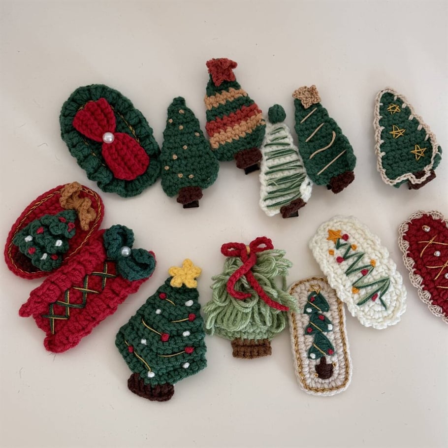 1 Piece Romantic Series Cute Christmas Fabric Women's Hair Clips Picture3