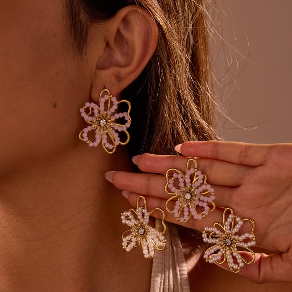 1 Pair Sweet Flower Stainless Steel  Gold Color  Women's Stud Earrings 2