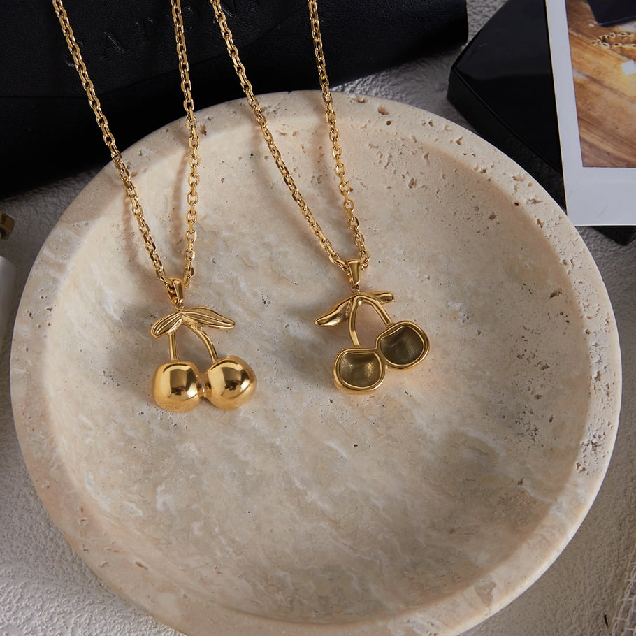 1 pezzo di collana con ciondolo da donna in acciaio inossidabile color oro a forma di ciliegia dolce Immagine5