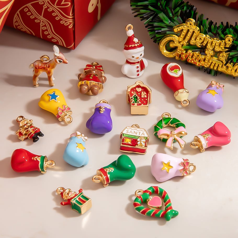 1 Piece Cute Christmas Themed DIY Alloy Women's Pendant Picture4