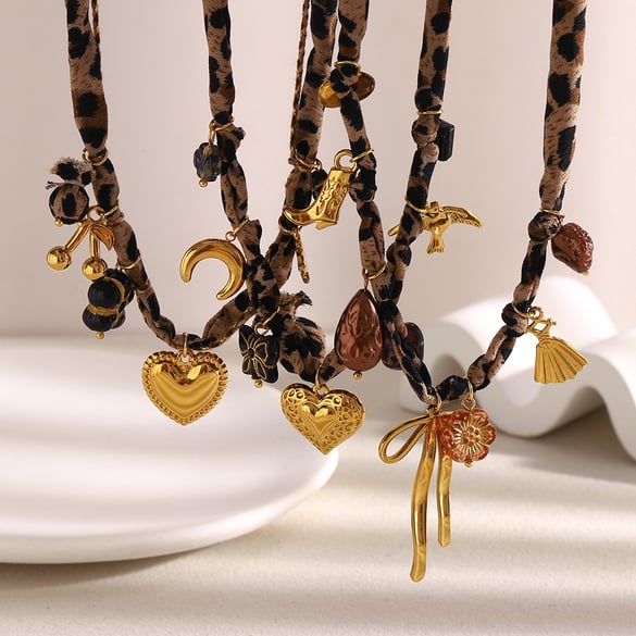 1 Piece  Retro Heart  Cherry Stainless Steel  Gold Color Women's Pendant Necklaces