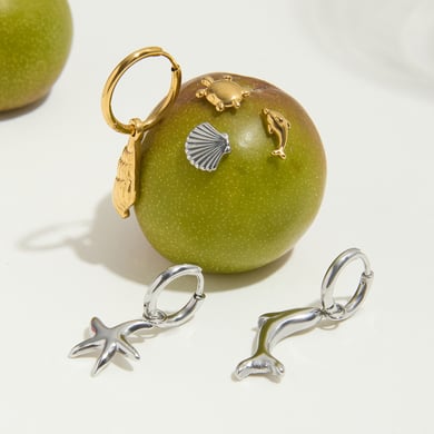 1 set di orecchini da donna color oro in acciaio inossidabile con organismo marino h5 Immagine5