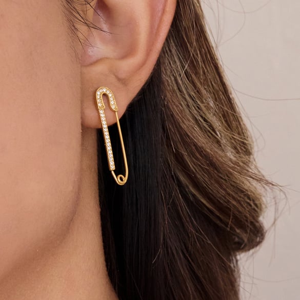 1 paio di orecchini a bottone da donna in acciaio inossidabile color oro a forma di graffetta semplice 2