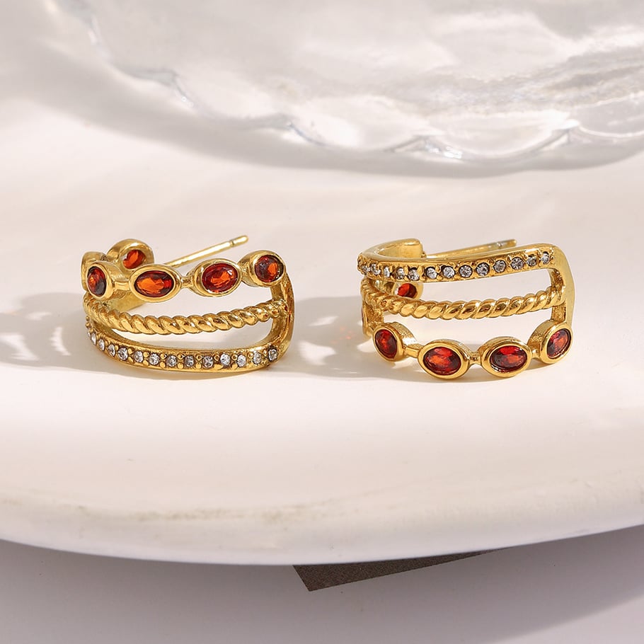 1 par de pendientes de aro clásicos de acero inoxidable con circonita roja en color dorado para mujer Imagen6
