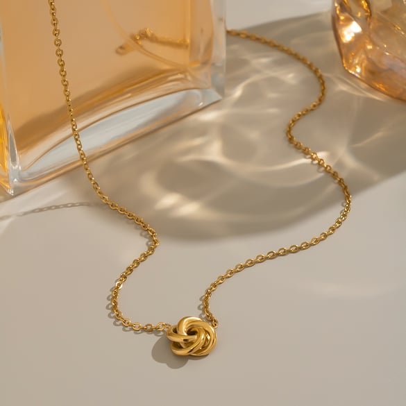 Collier avec pendentif en forme de fleur en acier inoxydable couleur or, 1 pièce