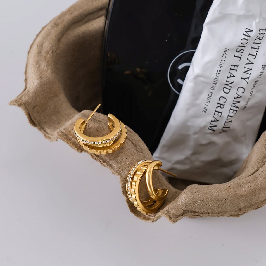 1 paio di orecchini a cerchio da donna in acciaio inossidabile color oro con motivo a cerchio semplice Immagine5