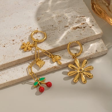 Set di collane in acciaio inossidabile color oro con fiore romantico e ciliegia h5 Immagine5