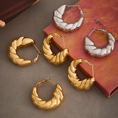 1 Paar klassische Twist-Creolen aus Edelstahl in Goldfarbe für Damen h5 Bild3