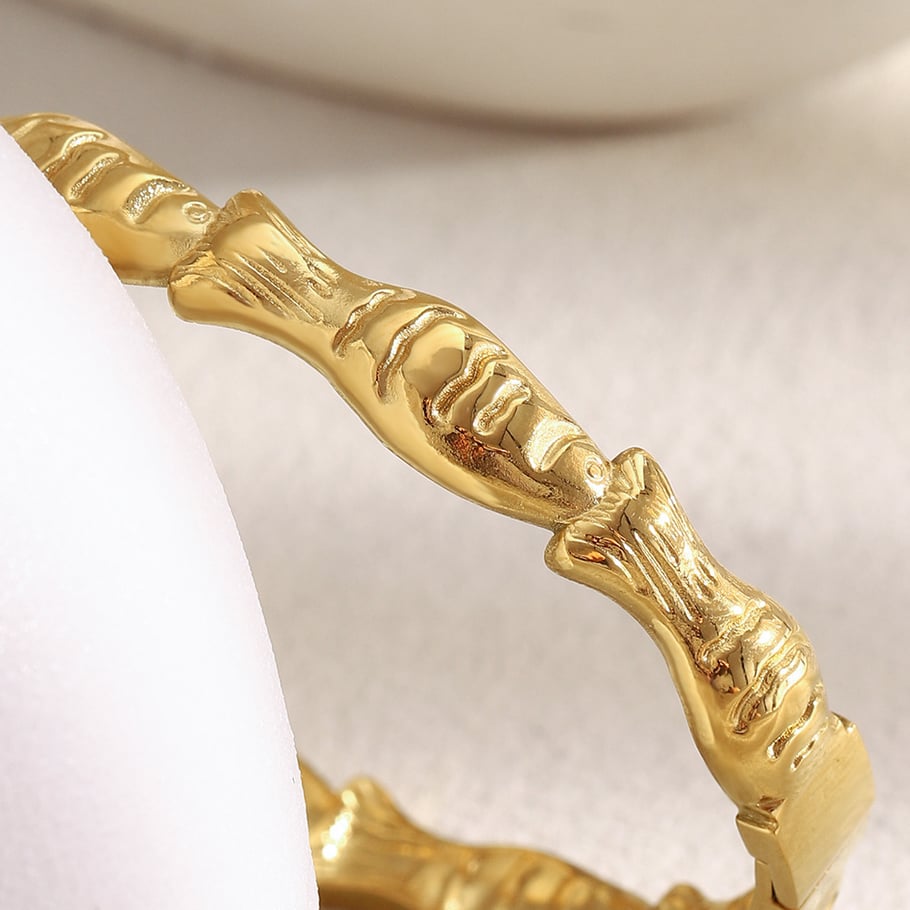 1 pulsera elegante de acero inoxidable color dorado con forma de pez para mujer Imagen7