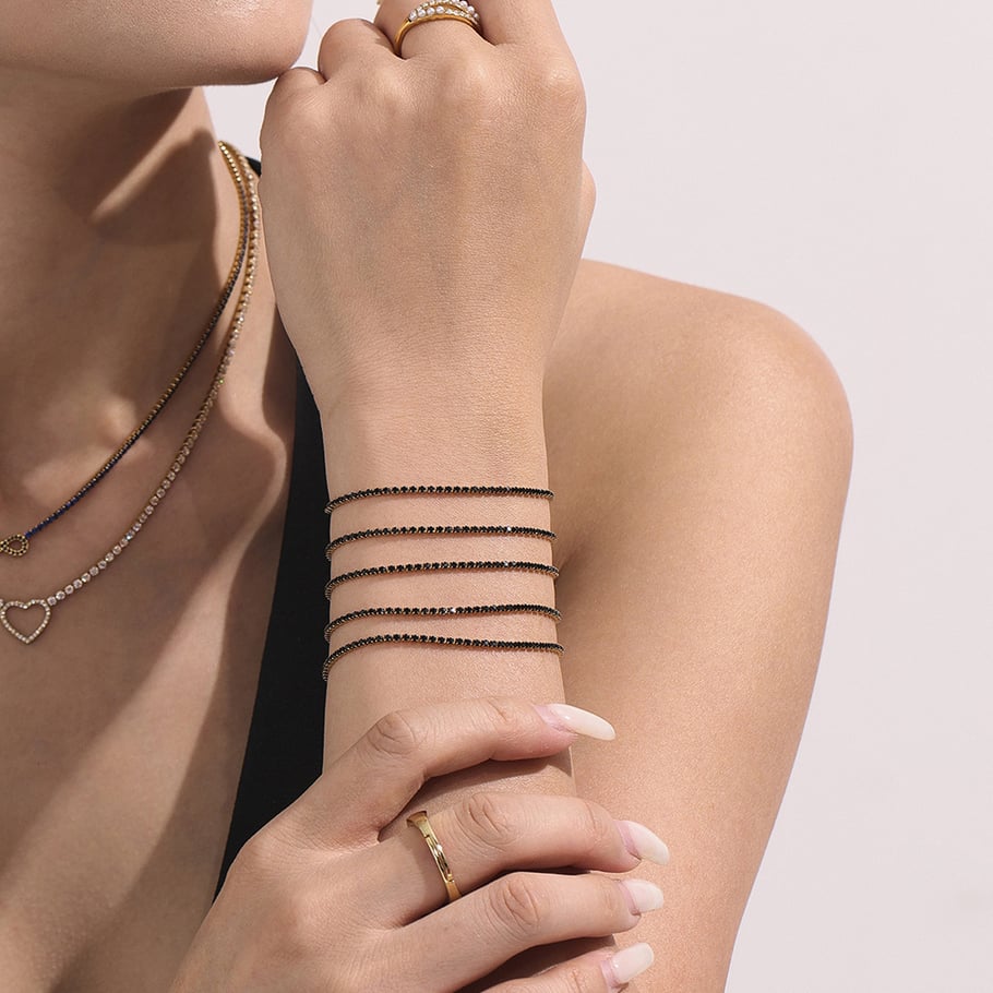 Pulsera de cadena de acero inoxidable con circonitas de color dorado y líneas delicadas para mujer (1 unidad) Imagen3