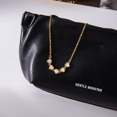 Collana con ciondolo da donna in acciaio inossidabile color oro con zirconi a forma di cuore, 1 pezzo h5 Immagine5