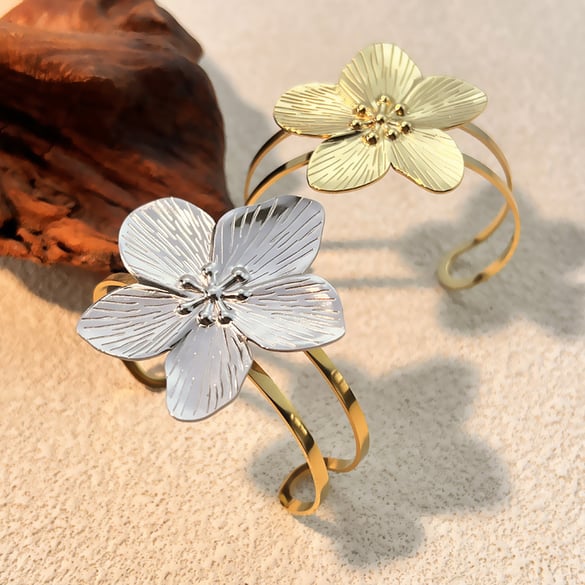 1 Stück klassisches Manschettenarmband aus Edelstahl mit Blumenmuster in verschiedenen Farben