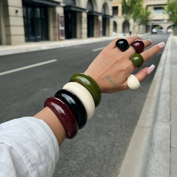 1 Piece Solid Color Resin Bangle 2