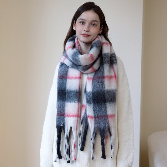 1 Piece Romantic Fluffy Plaid Polyester Women's Summer Scarves 2