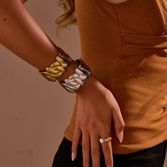 1 Piece Luxurious  Elegant Lines Thread Stainless Steel  Women's Cuff Bracelets