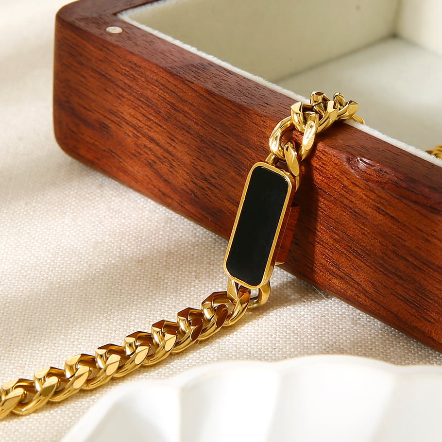 Pulsera clásica de cadena rectangular de acero inoxidable color dorado para mujer (1 unidad) Imagen5