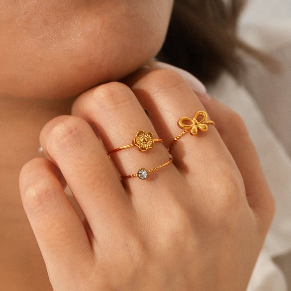 Meerlaagse Simple Series Dagelijkse Bloem Roestvrijstalen Zirkonia Dames Statement Ringen
