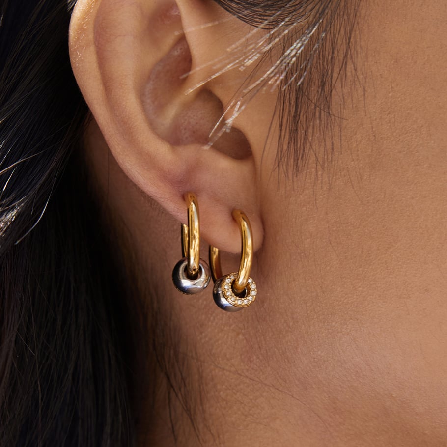1 paio di orecchini a cerchio da donna in acciaio inossidabile con colori misti oro e argento classici Immagine3
