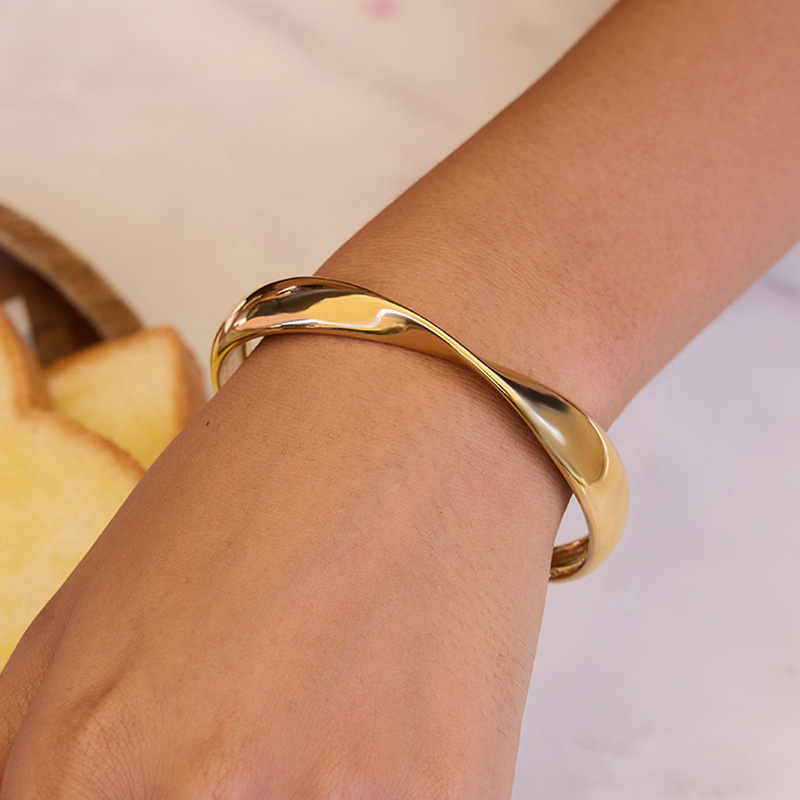 1 Piece Classic Curve Stainless Steel Gold Color Women's Cuff Bracelets Picture3