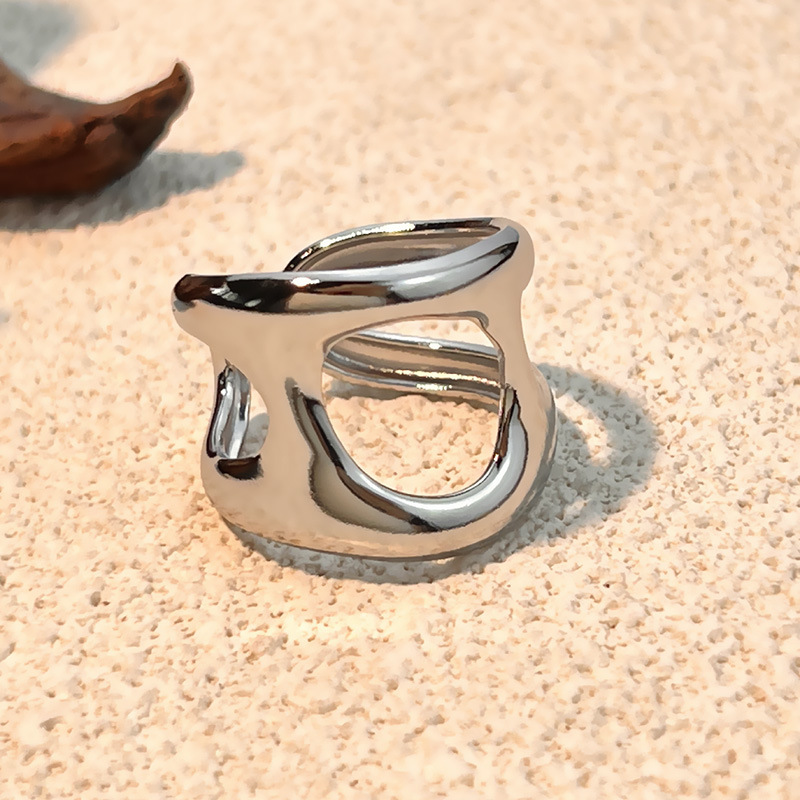 Anello minimalista color oro in acciaio inossidabile di forma irregolare da 1 pezzo 