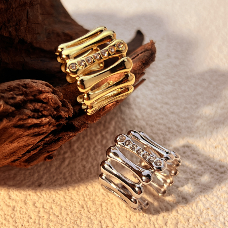 1 Piece Classic Stainless Steel Gold Color Zircon Statement Ring Picture2