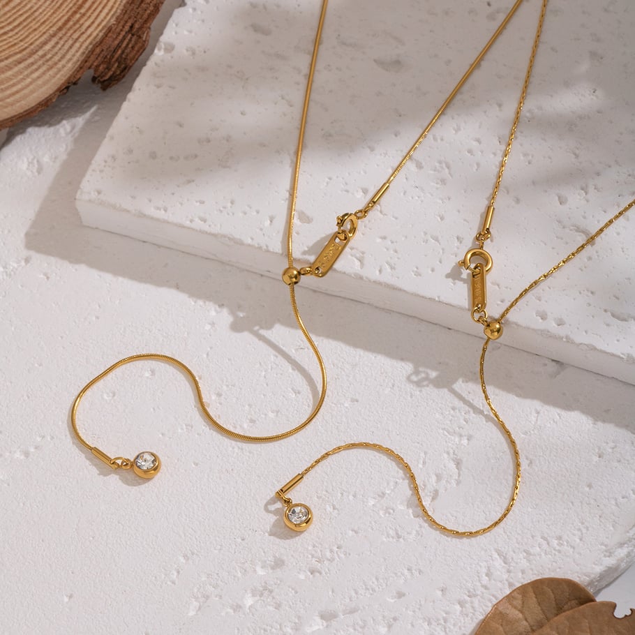 Set di collane in acciaio inossidabile color oro con catena a forma di Y Immagine4