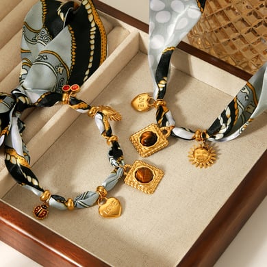 Set di 1 collane in tessuto con pietra naturale color oro h5 Immagine3