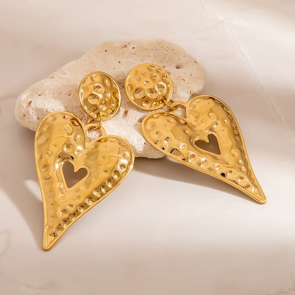 1 Paar Tropfenohrringe aus Edelstahl mit Herz-Hammer-Muster in Goldfarbe