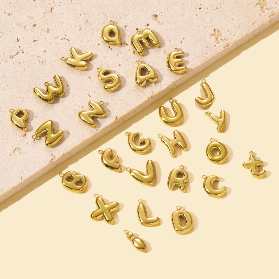 Pendentif pour femme en acier inoxydable couleur or avec lettre classique, 1 pièce Image4