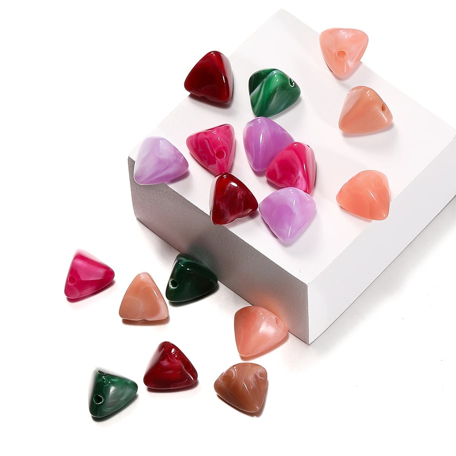 1 Bag of DIY Triangle Acrylic Jewelry Beads h5Picture3