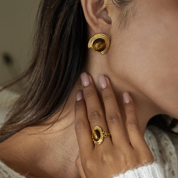 1 Pair Classic Ornate Natural Stone Stainless Steel Gold Color Women's Stud Earrings 2