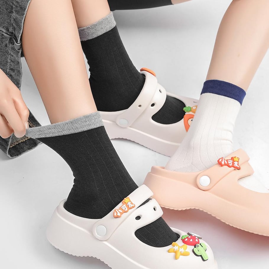 1 Pair Simple Cotton Women's Mid-Calf Socks Picture3