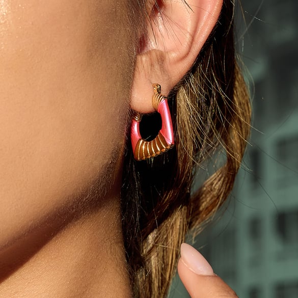 1 Paar Creolen aus Edelstahl in strahlendem Rosa und Goldfarbe für Damen 2