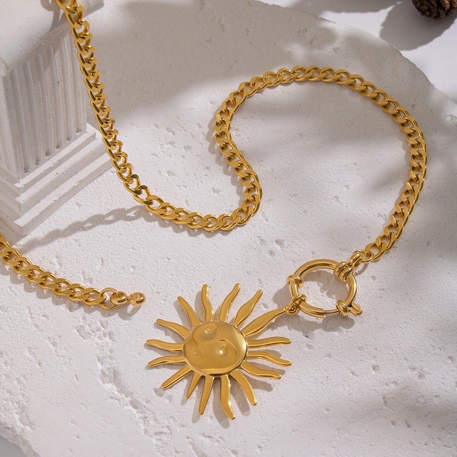 Collana con ciondolo color oro a forma di sole, 1 pezzo Immagine4