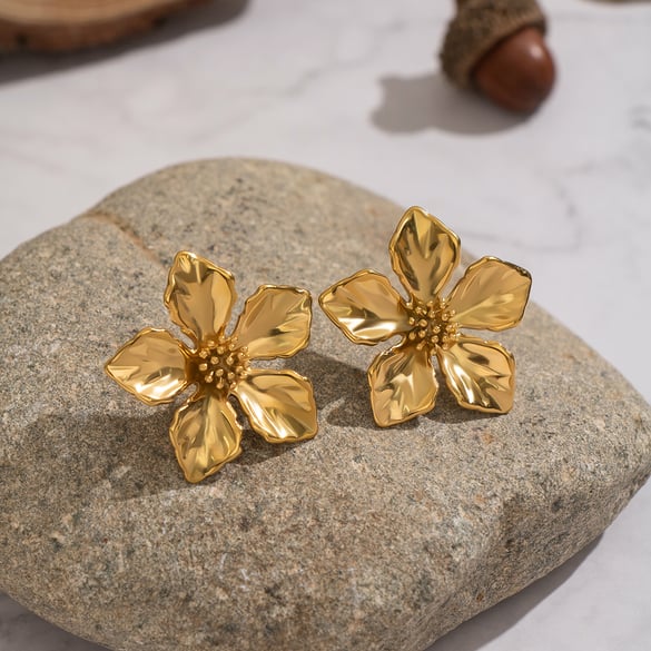 1 paire de boucles d&#39;oreilles à tige en acier inoxydable couleur or avec fleur 2